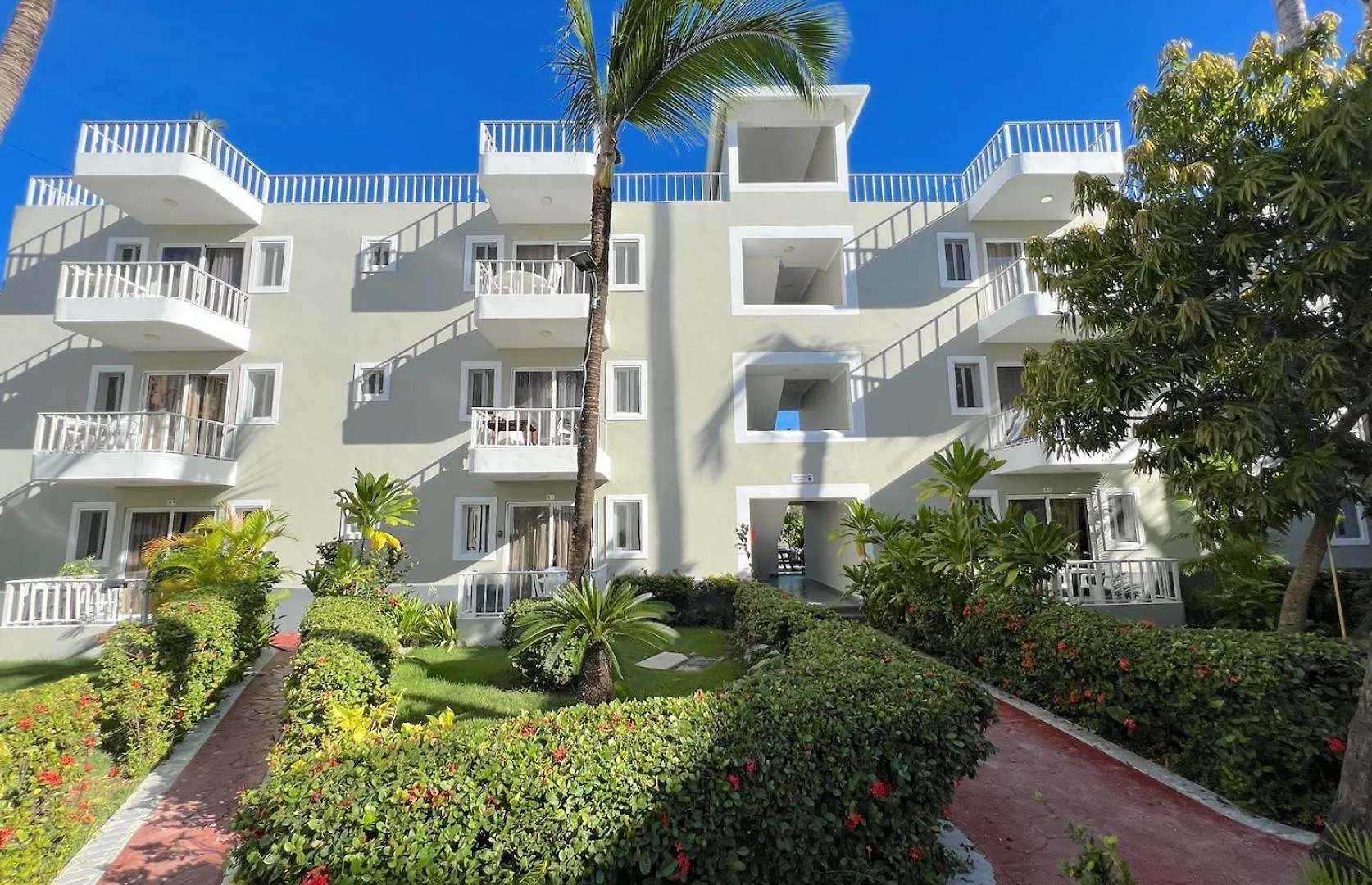 Serenity Studios Playa Los Corales Punta Cana 5*,